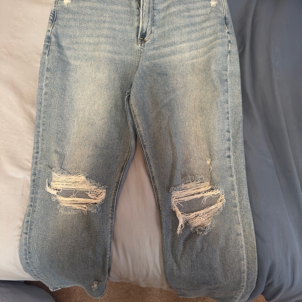 American Eagle Light Blue Denim Jeans with Contrast Stitching